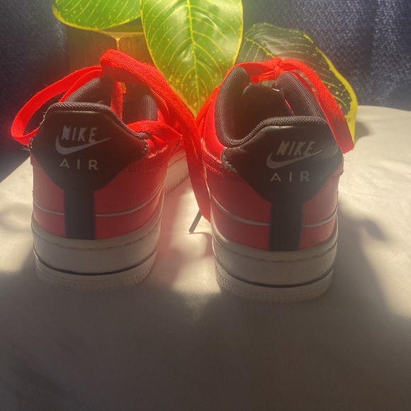 Sold Nike Air Force 1 LV8 3 CJ4092-600 size 4Y Red unisex like new condition - Picture 4 of 12